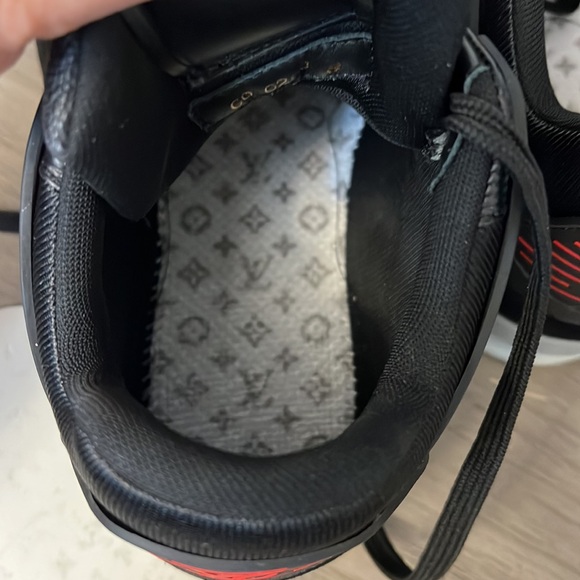 LOUIS VUITTON ECLIPSE TRAINERS 9 - Picture 9 of 16